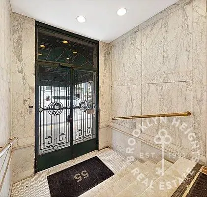 a view of entryway with a rug