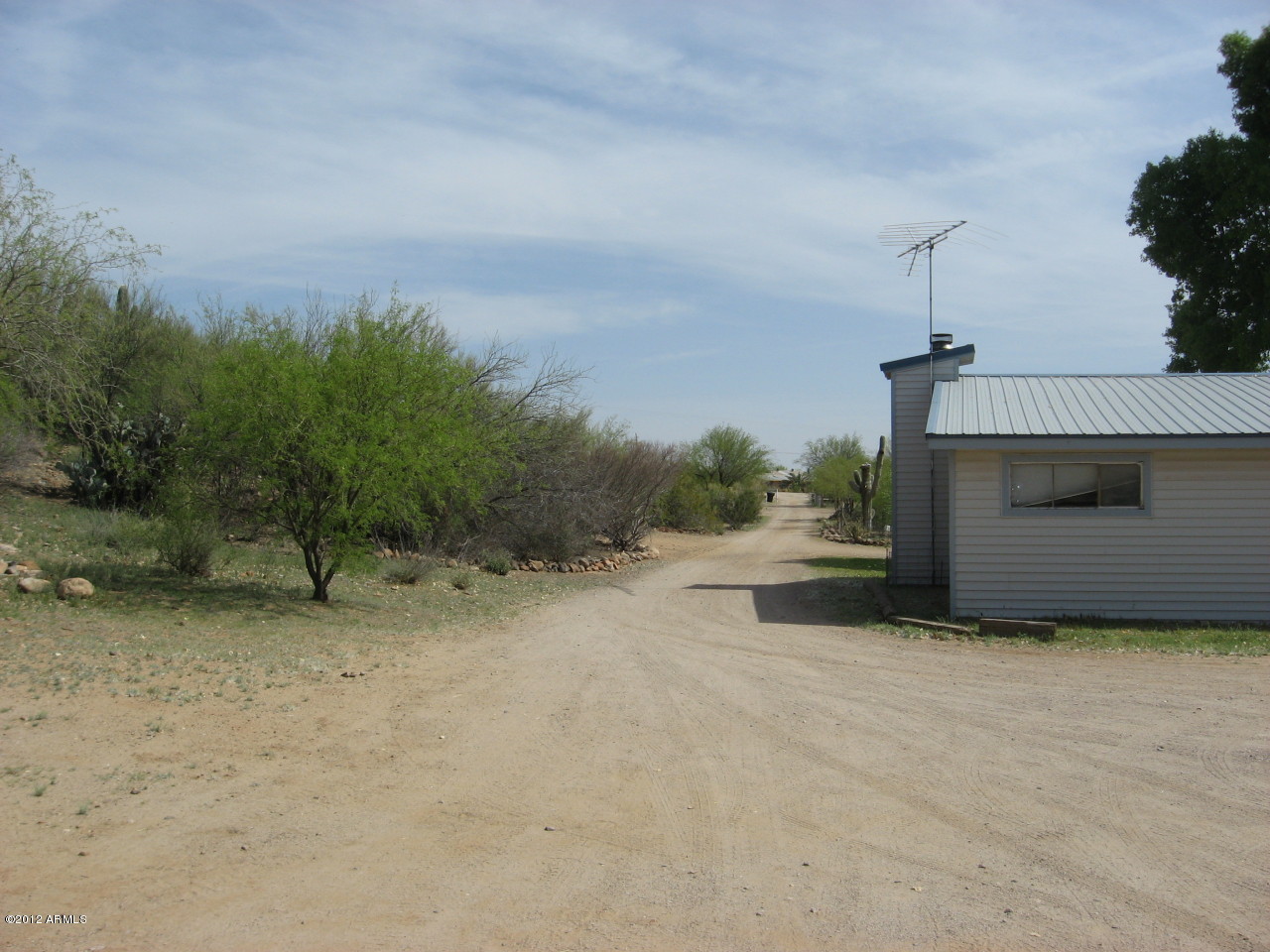 36700 South Rincon Road Wickenburg, AZ 85390 - Photo 3 of 15 Driveway