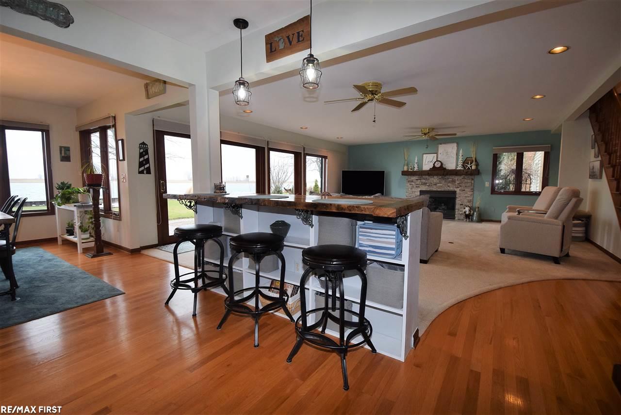 7352 Riverside Drive Algonac, MI 48001 - Photo 41 of 70 50032846-40.JPG