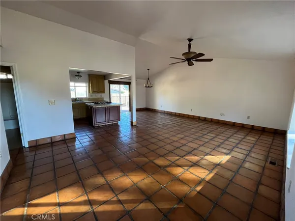 $2,100 | 4655 Hawaina Way, Kelseyville, CA 95451