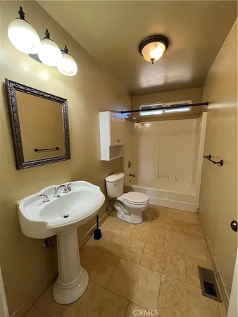 $2,100 | 4655 Hawaina Way, Kelseyville, CA 95451