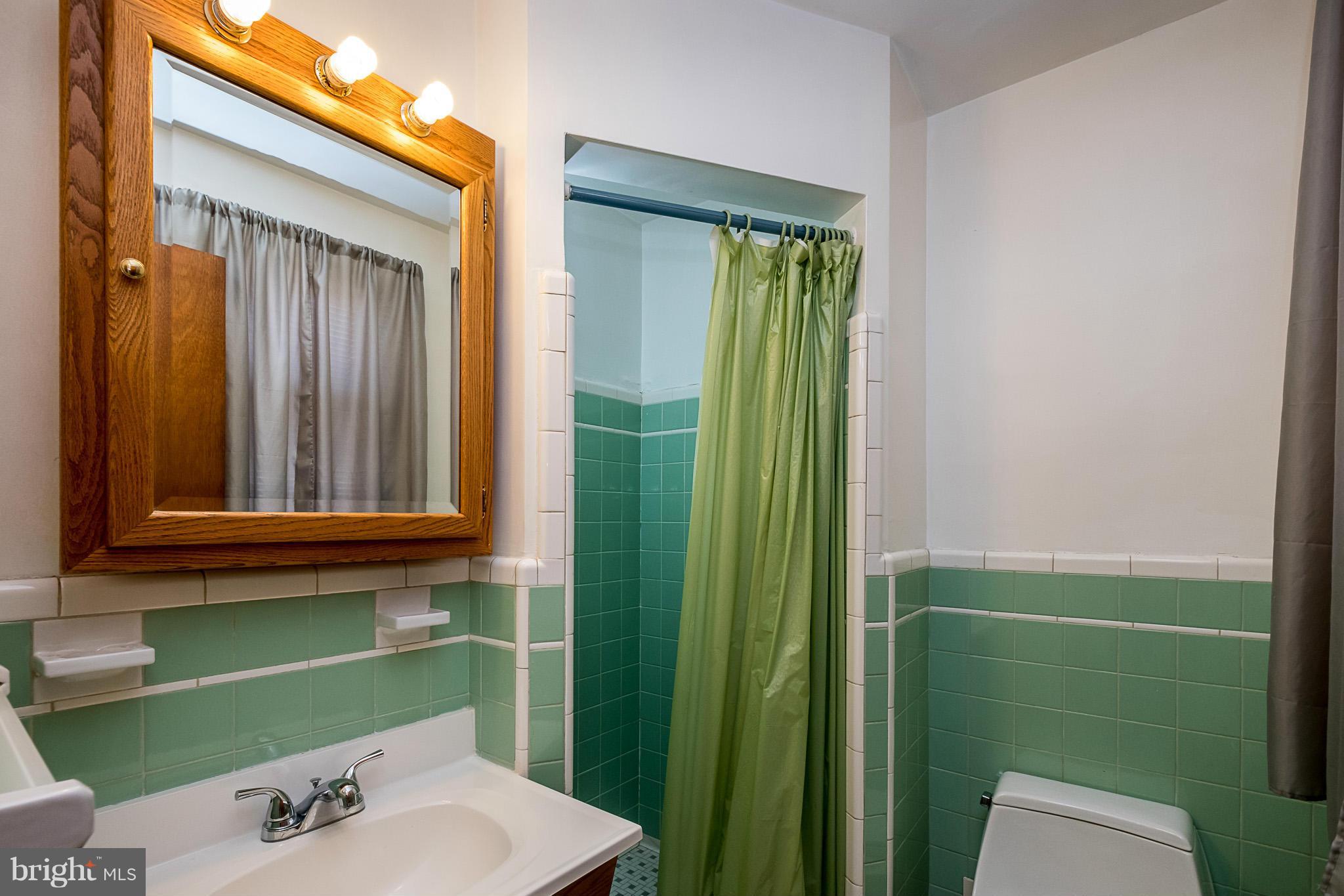 4507 Hargrove Road Temple Hills, MD 20748 - Photo 13 of 23 Bath (Master)
