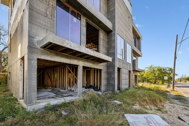 $849,000 | 412 South Hackberry, Unit 1 2 3 & 4, San Antonio, TX 78203