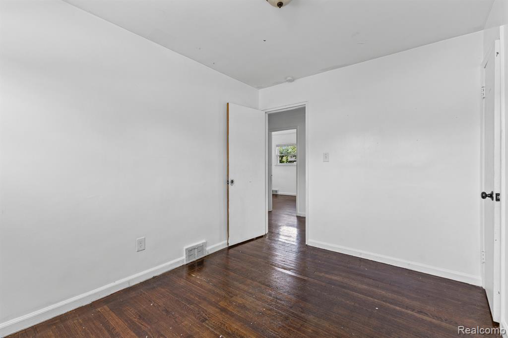 20261 Burt Road Detroit, MI 48219 - Photo 14 of 23
