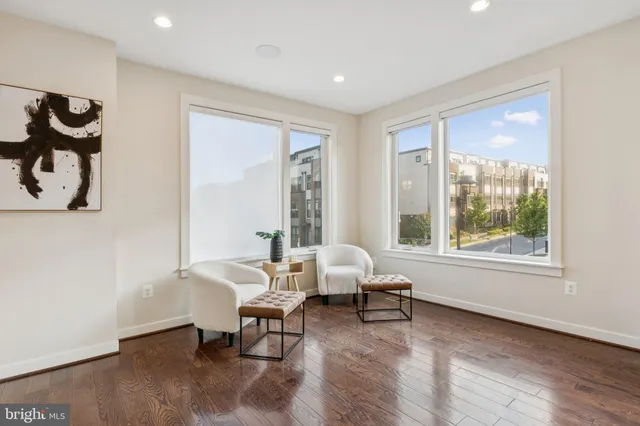 $4,900 | 8091 Red Hook Street, Rockville, MD 20855