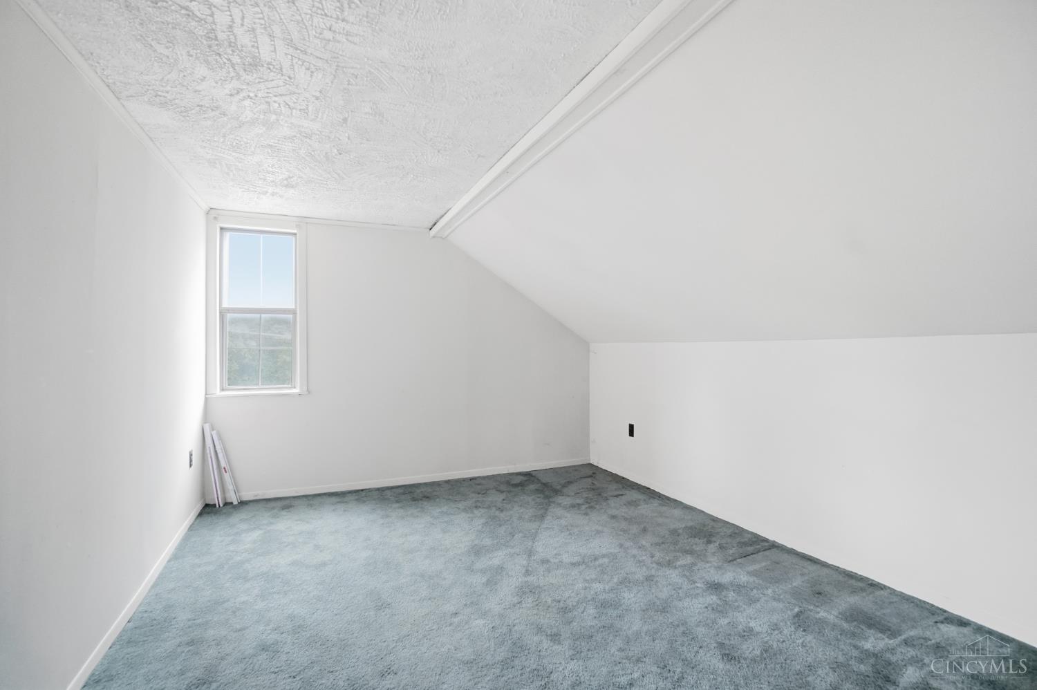 1414 Beacon Road Cincinnati, OH 45230 - Photo 21 of 33