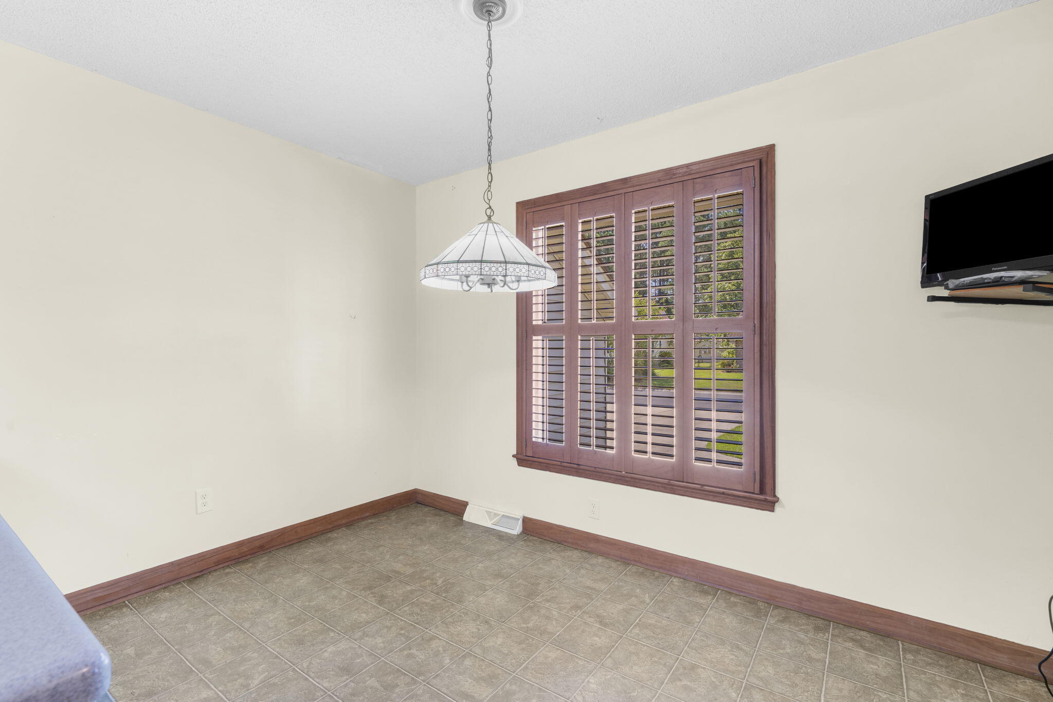 108 Main Ridge Boulevard Goose Creek, SC 29445 - Photo 4 of 49 3-web-or-mls-DSC02519