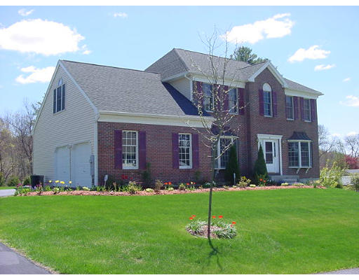 8 Hawthorne Road Shrewsbury, MA 01545 - Photo 1 of 9 Gallery Image 1
