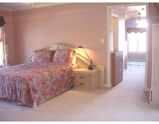 8 Hawthorne Road Shrewsbury, MA 01545 - Photo 8 of 9 Gallery Image 8