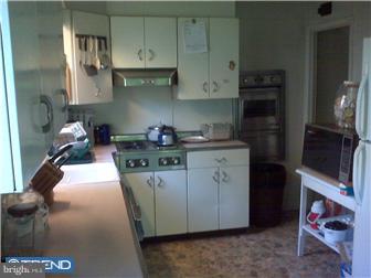 704 Preston Road Glenside, PA 19038 - Photo 4 of 6 Kitchen