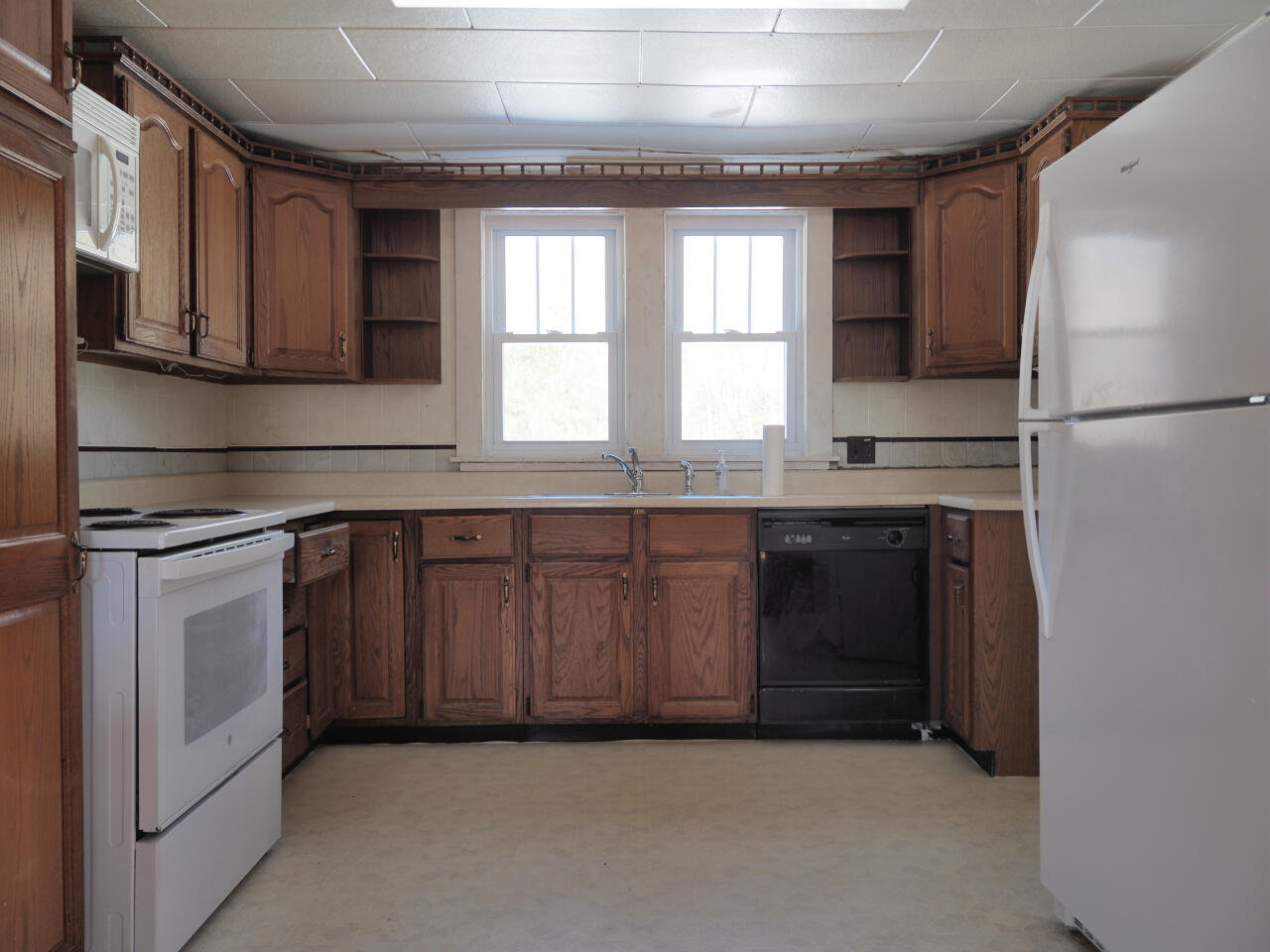 312 Northeast Road Standish, ME 04084 - Photo 4 of 37 P3100003neo