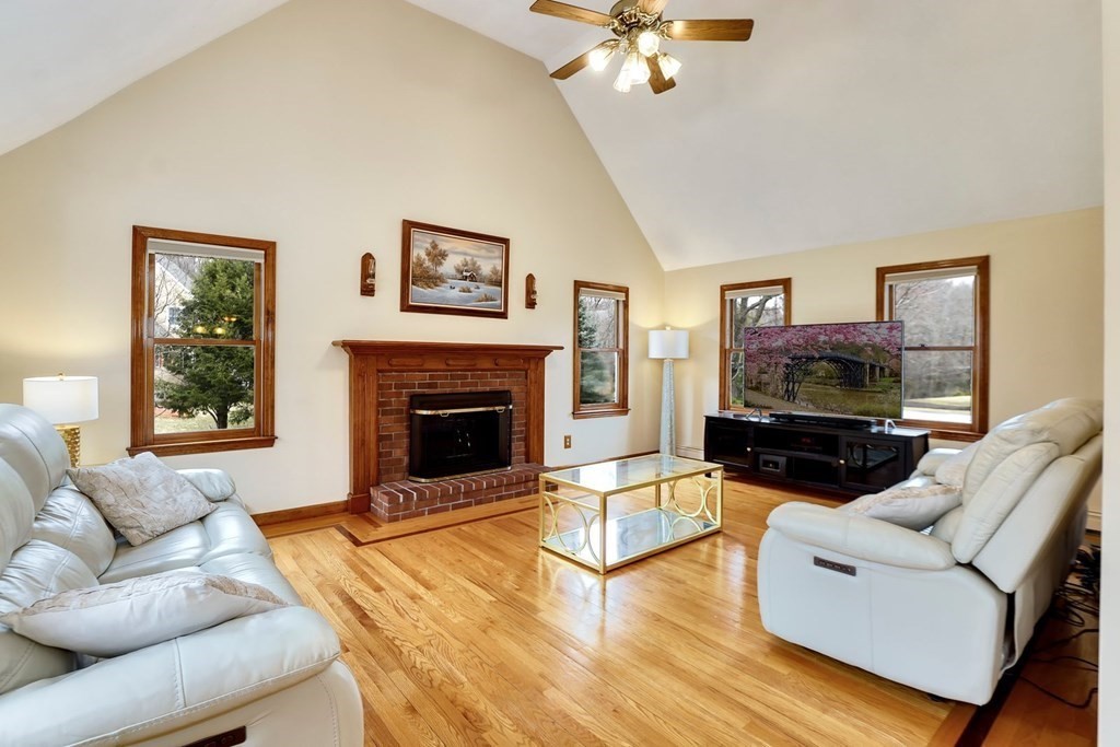 164 Reed Farm Road Boxborough, MA 01719 - Photo 12 of 42