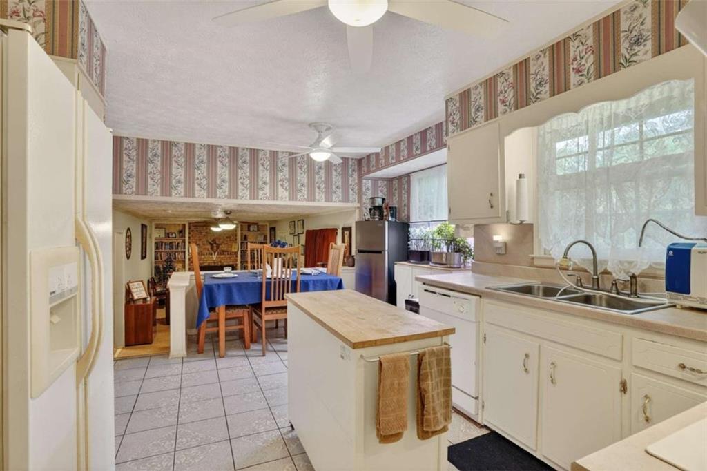 4605 Mercer Road Stone Mountain, GA 30083 - Photo 10 of 35