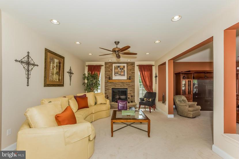 604 Sand Road Severn, MD 21144 - Photo 10 of 30 Living Room