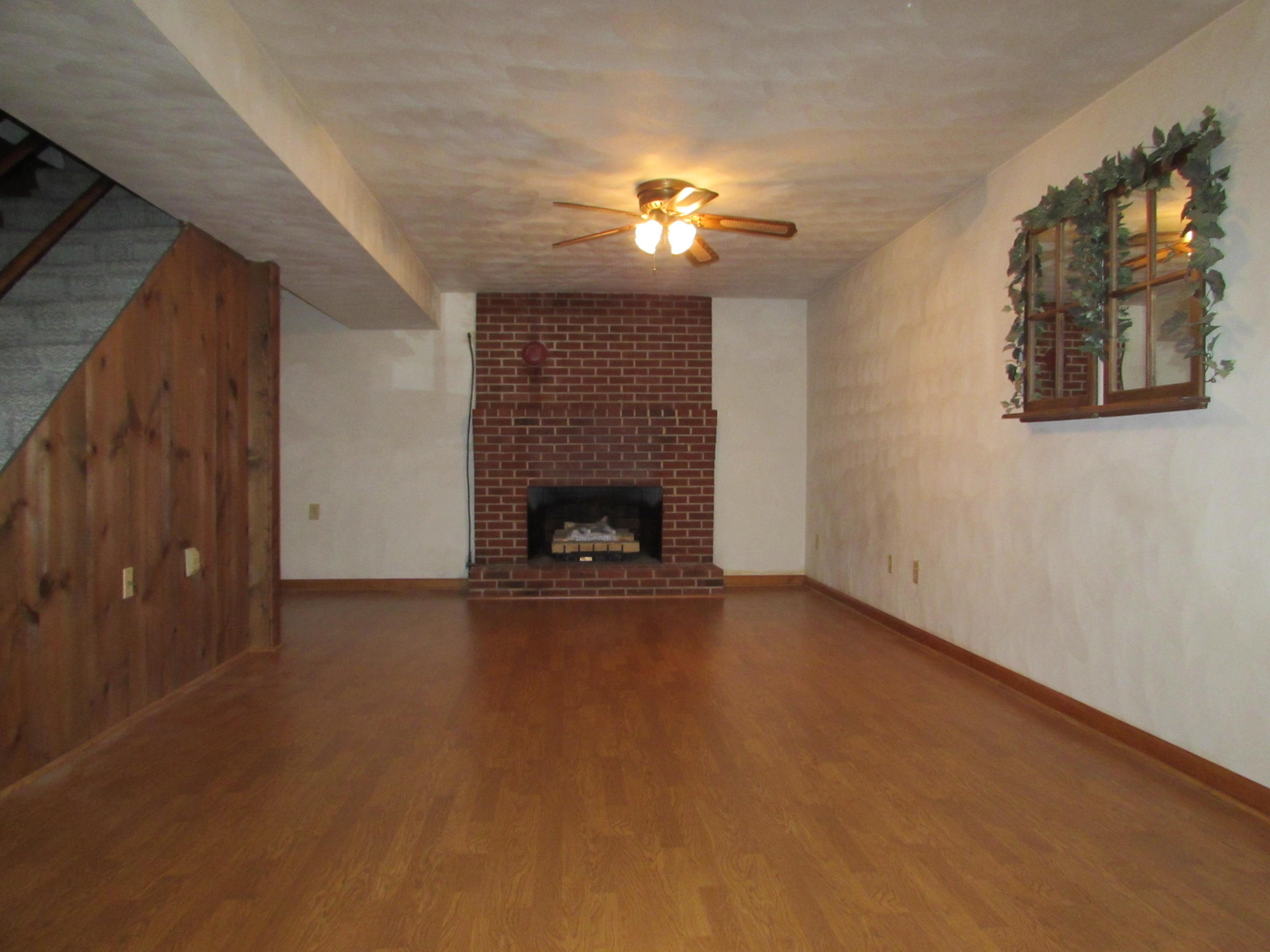 122 Old Brook Road Vinton, VA 24179 - Photo 14 of 18 030