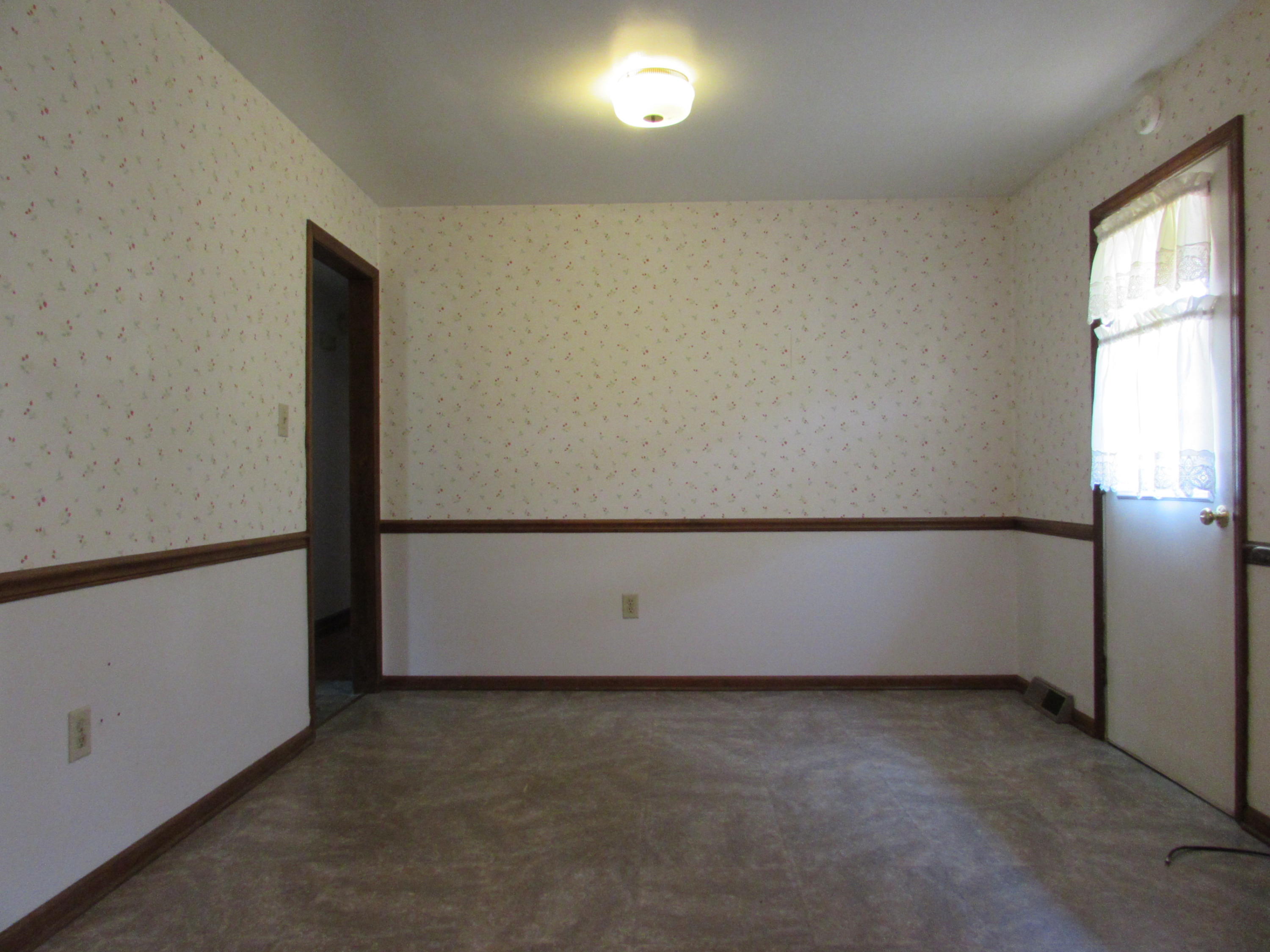 122 Old Brook Road Vinton, VA 24179 - Photo 7 of 18 051