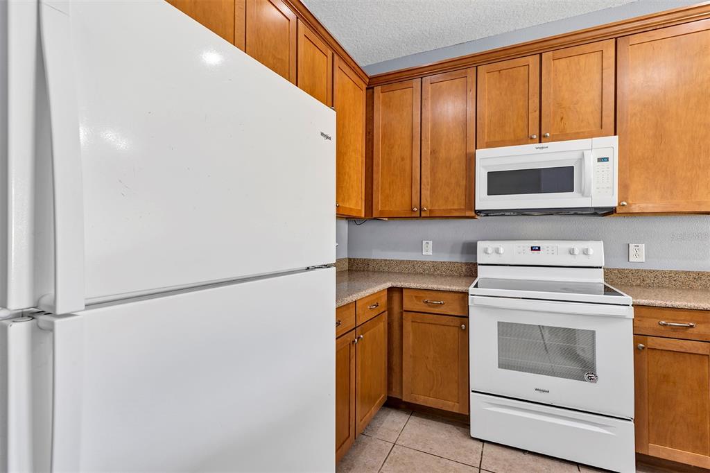 5863 Strada Capri Way Orlando, FL 32835 - Photo 12 of 56