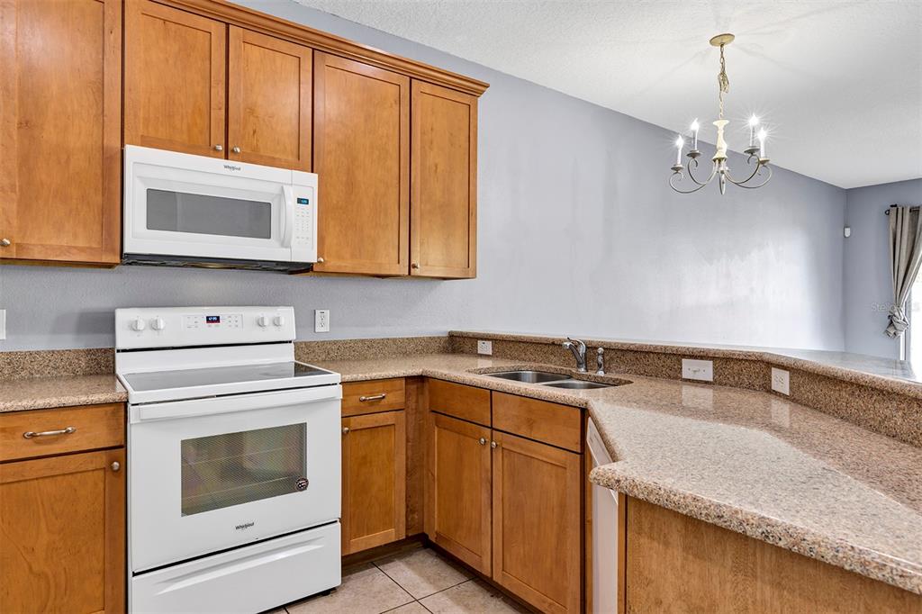 5863 Strada Capri Way Orlando, FL 32835 - Photo 13 of 56