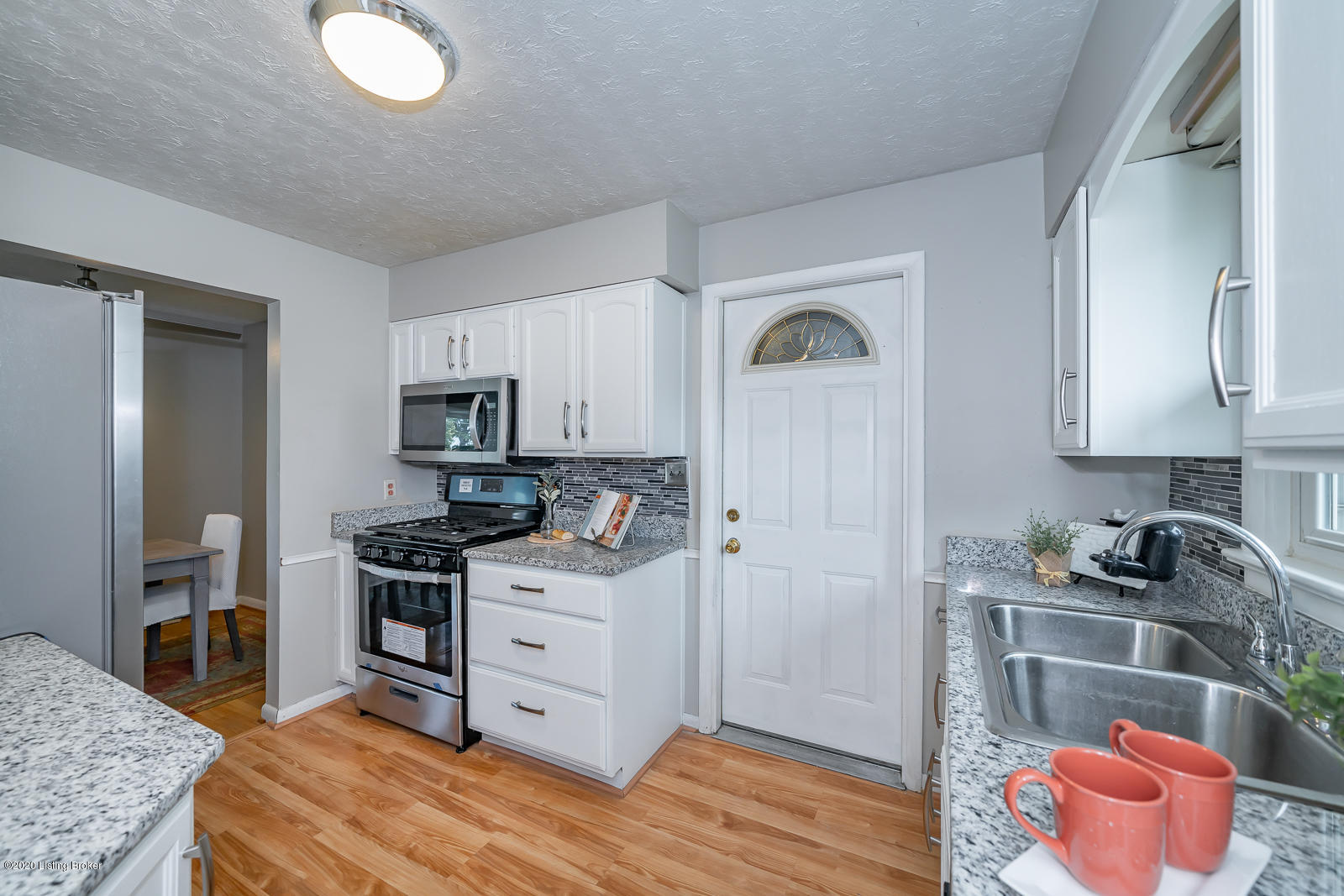 2242 Farnsley Road Louisville, KY 40216 - Photo 13 of 33 2242 Farnsley Rd Shively-14