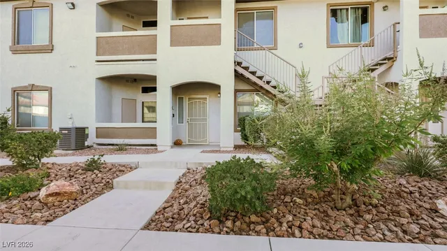 $1,640 | 2305 West Horizon Ridge Parkway, Unit 1224, Henderson, NV 89052