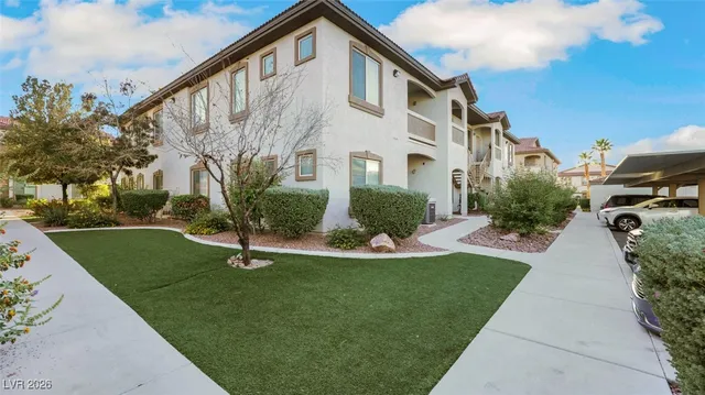 $1,640 | 2305 West Horizon Ridge Parkway, Unit 1224, Henderson, NV 89052