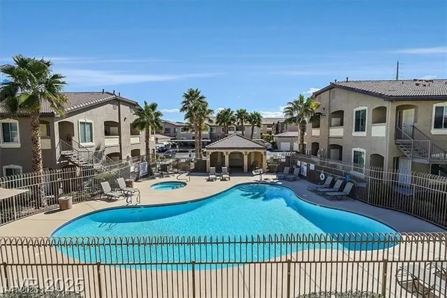 $1,640 | 2305 West Horizon Ridge Parkway, Unit 1224, Henderson, NV 89052