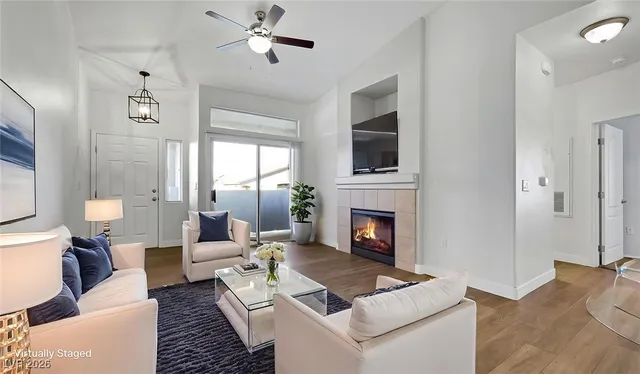 $1,640 | 2305 West Horizon Ridge Parkway, Unit 1224, Henderson, NV 89052