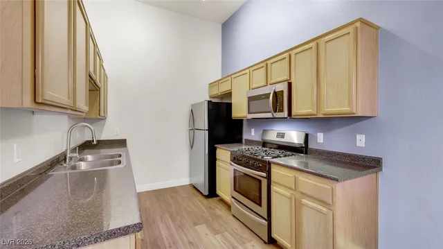 $1,640 | 2305 West Horizon Ridge Parkway, Unit 1224, Henderson, NV 89052