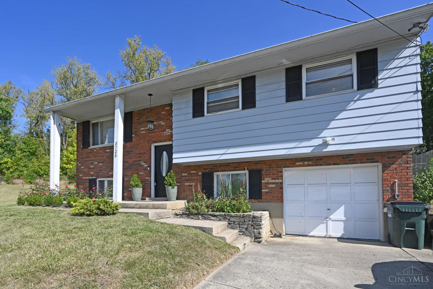 8728 Pippin Road Cincinnati, OH 45231 - Photo 2 of 32 Gallery Image 2