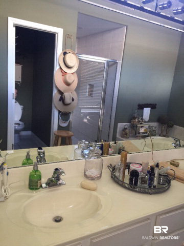 23 Marsh Point Gulf Shores, AL 36542 - Photo 16 of 24 Master bath