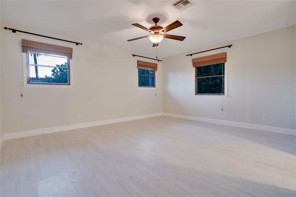 1015 Clipper Road Vero Beach, FL 32963 - Photo 5 of 23 Gallery Image 5