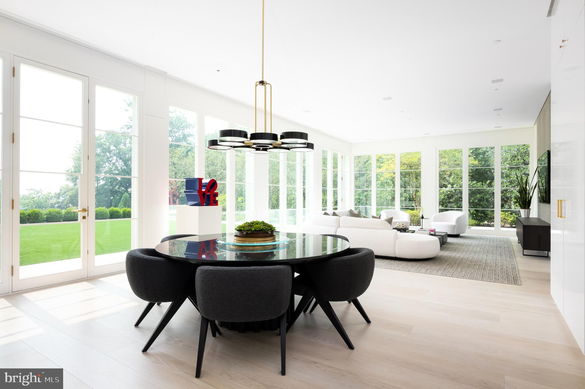 2400 Foxhall Road Northwest Washington, DC 20007 - Photo 18 of 50 12-Foot Ceiling