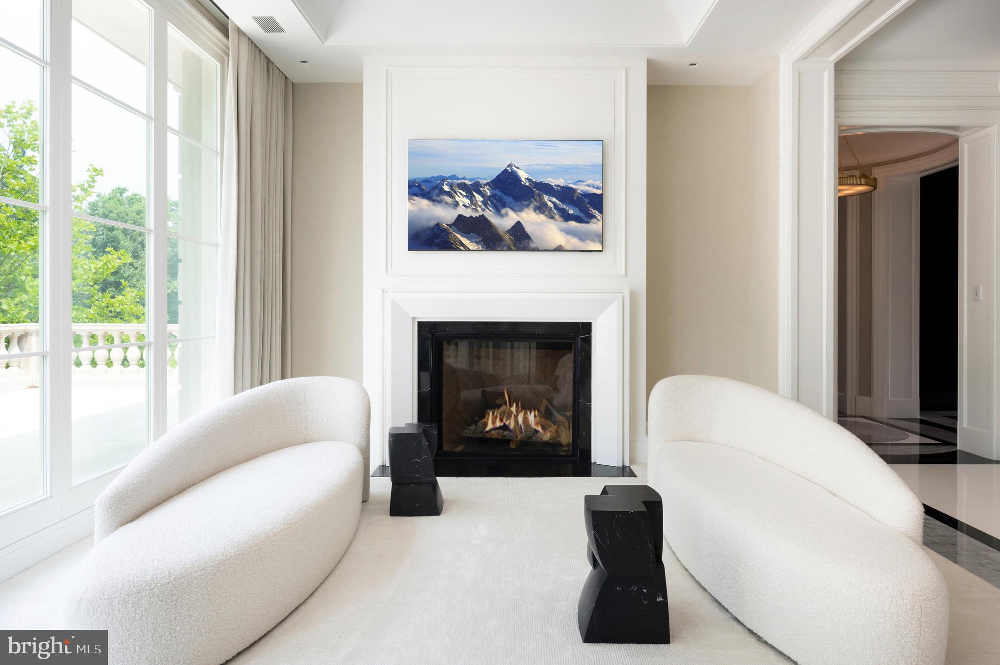 2400 Foxhall Road Northwest Washington, DC 20007 - Photo 25 of 50 Primary Suite Sitting Area