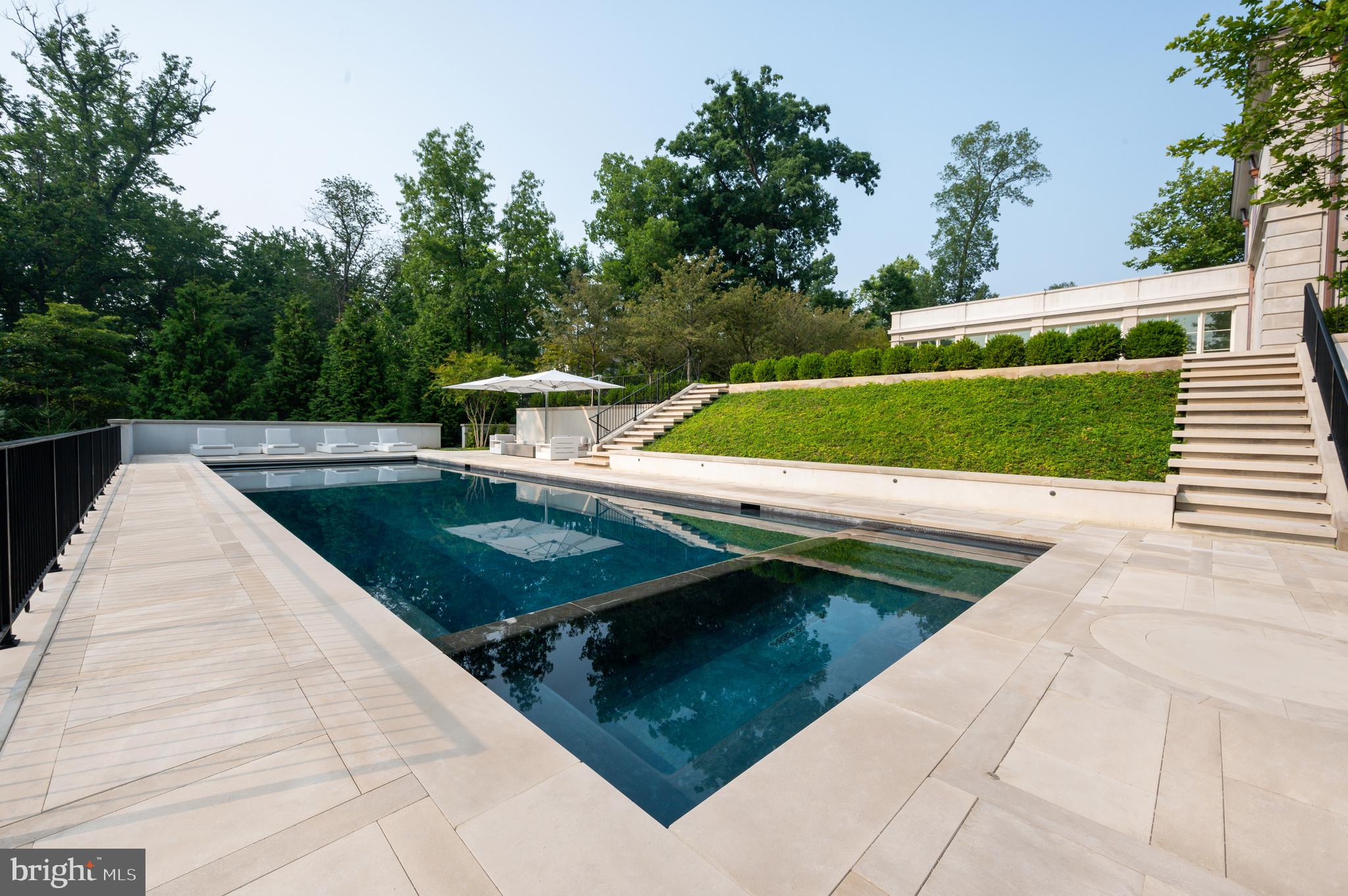 2400 Foxhall Road Northwest Washington, DC 20007 - Photo 45 of 50