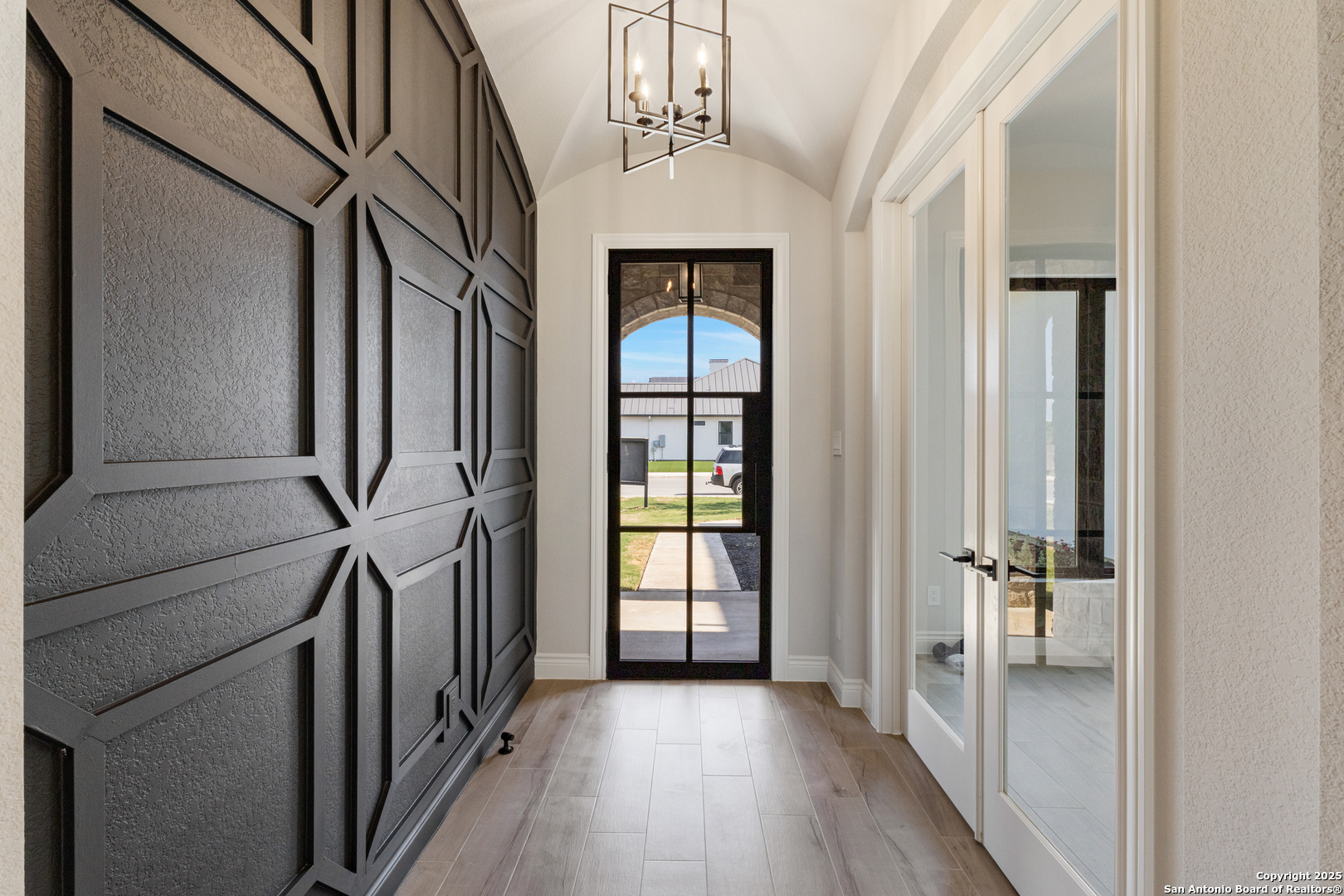 278 Allen Avenue Castroville, TX 78009 - Photo 5 of 30