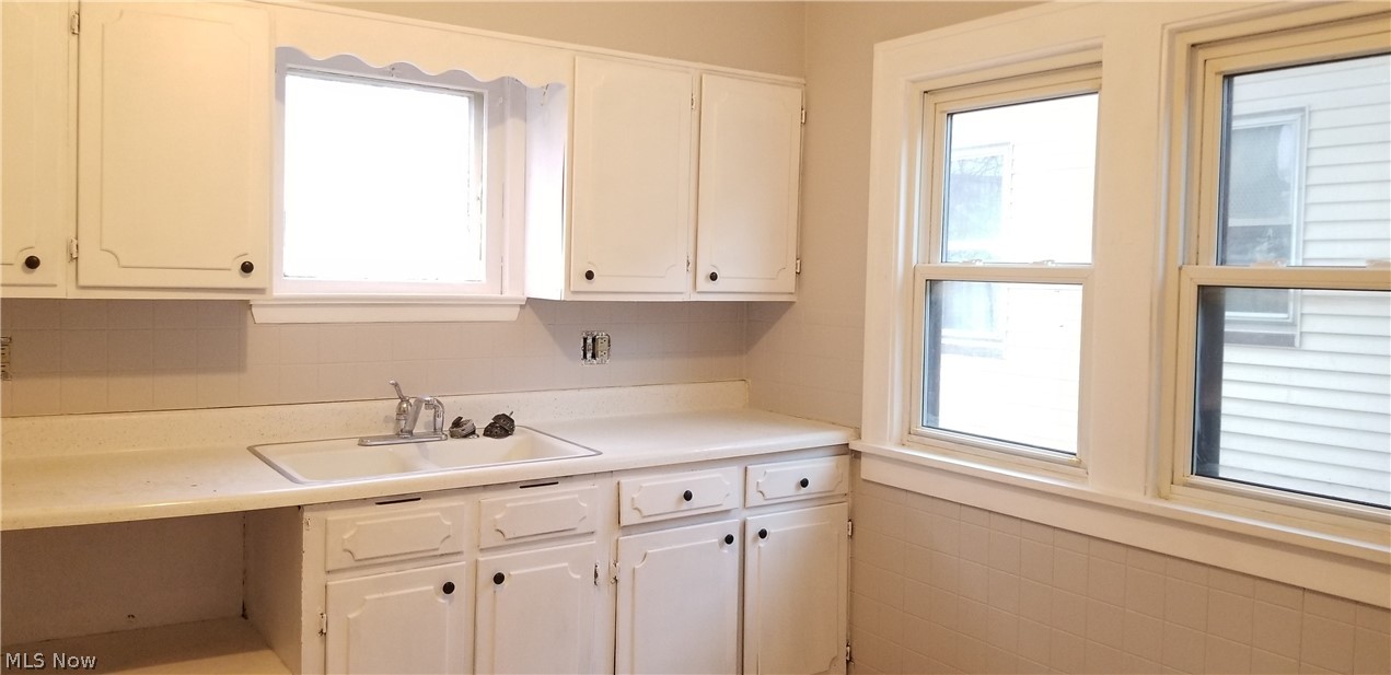 3570 Lloyd Road Cleveland, OH 44111 - Photo 12 of 29