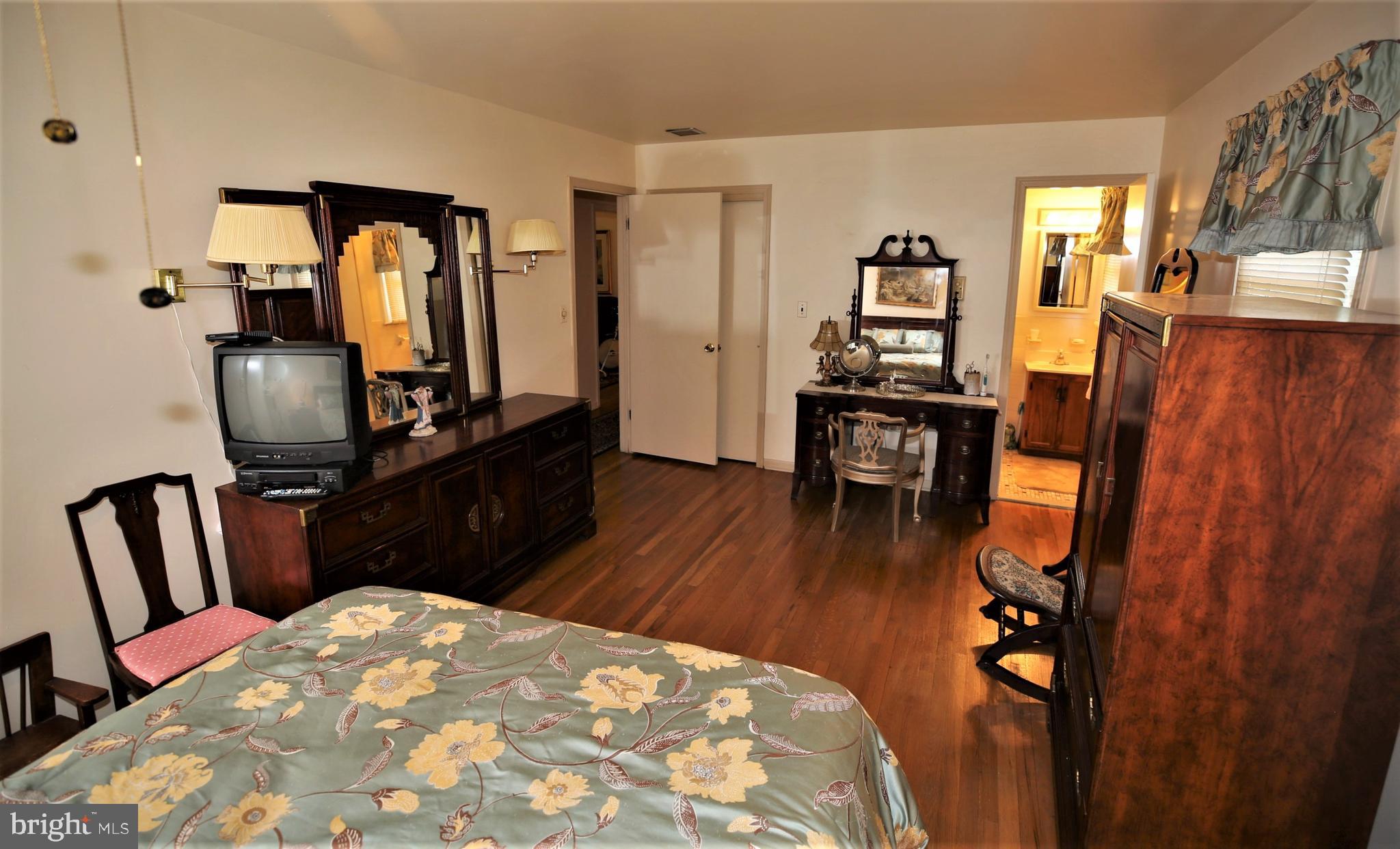 154 Princeton Hightstown Road Princeton Junction, NJ 08550 - Photo 34 of 57