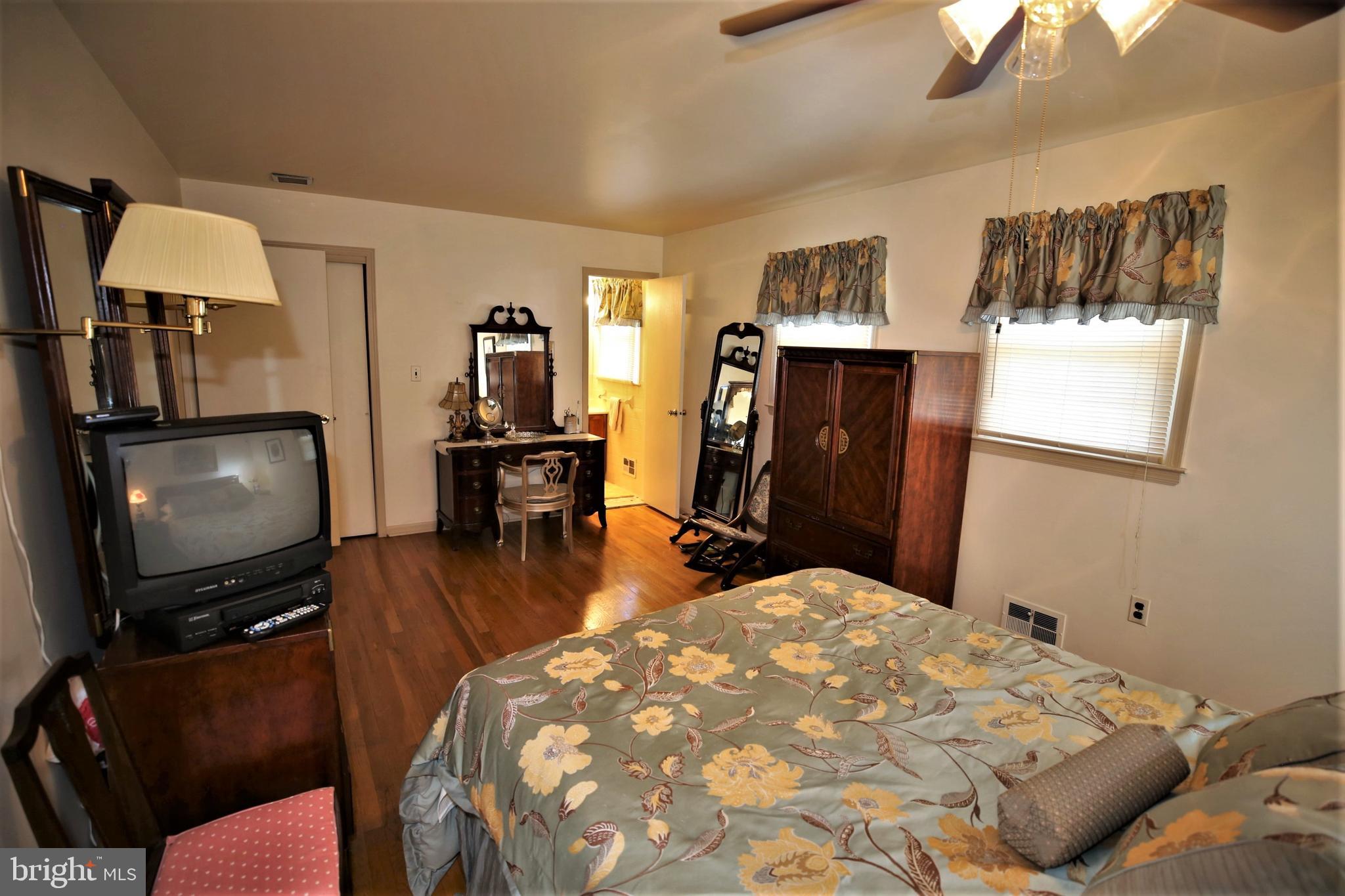 154 Princeton Hightstown Road Princeton Junction, NJ 08550 - Photo 35 of 57