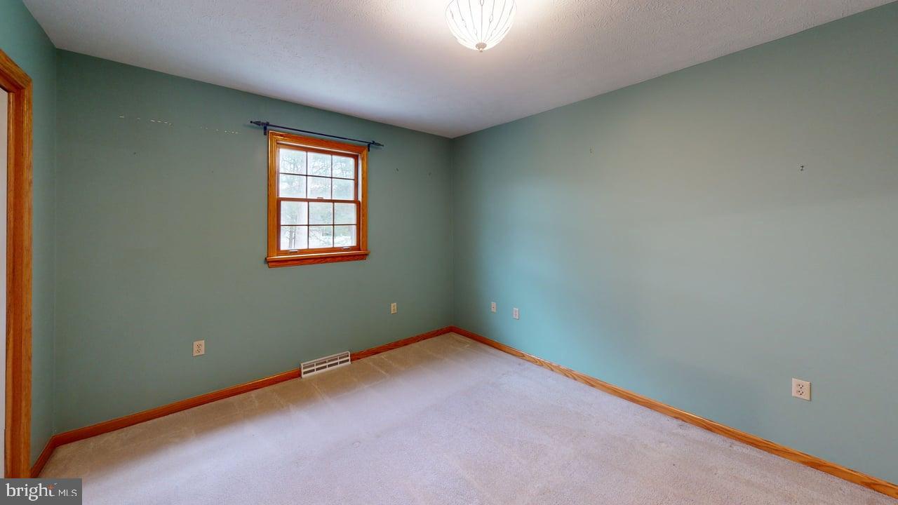 102 Spinnaker Court Ridgeley, WV 26753 - Photo 26 of 59 Bedroom 2