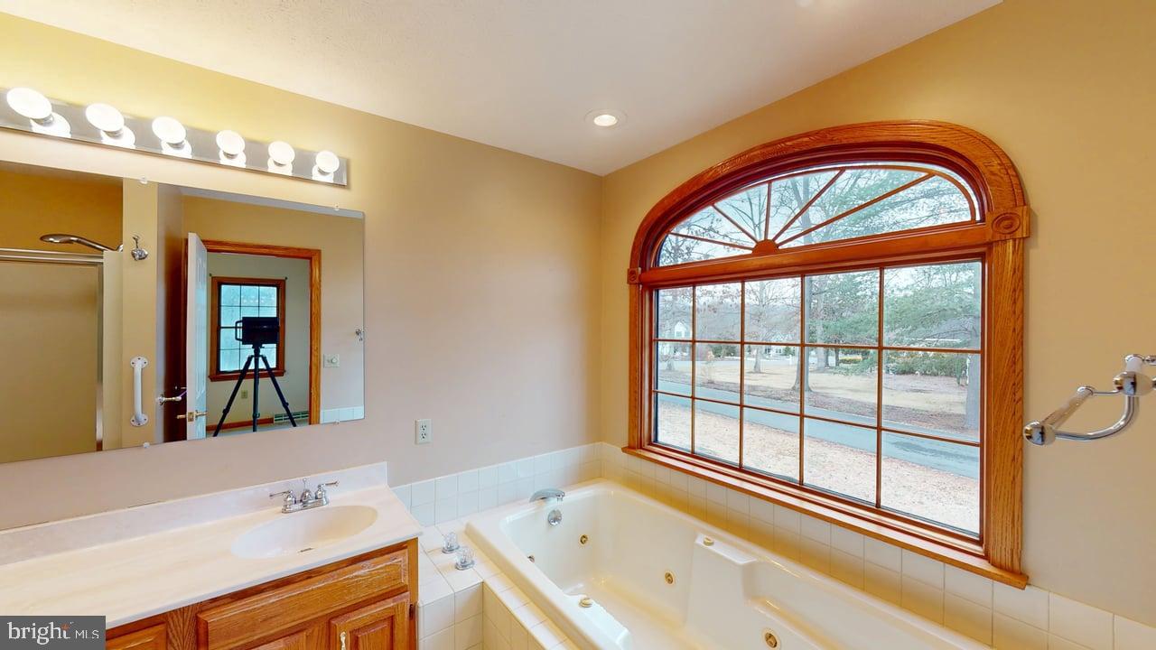 102 Spinnaker Court Ridgeley, WV 26753 - Photo 35 of 59 Primary ensuite bath