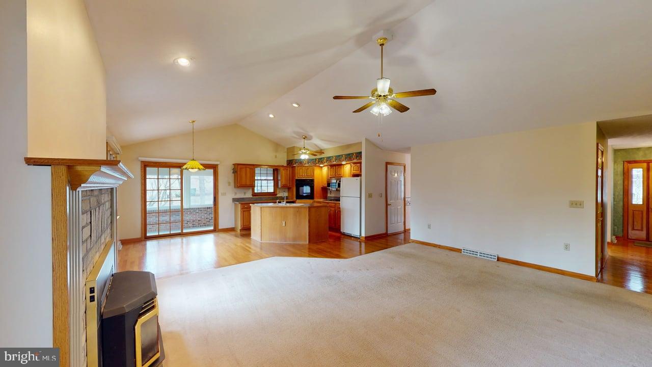 102 Spinnaker Court Ridgeley, WV 26753 - Photo 4 of 59