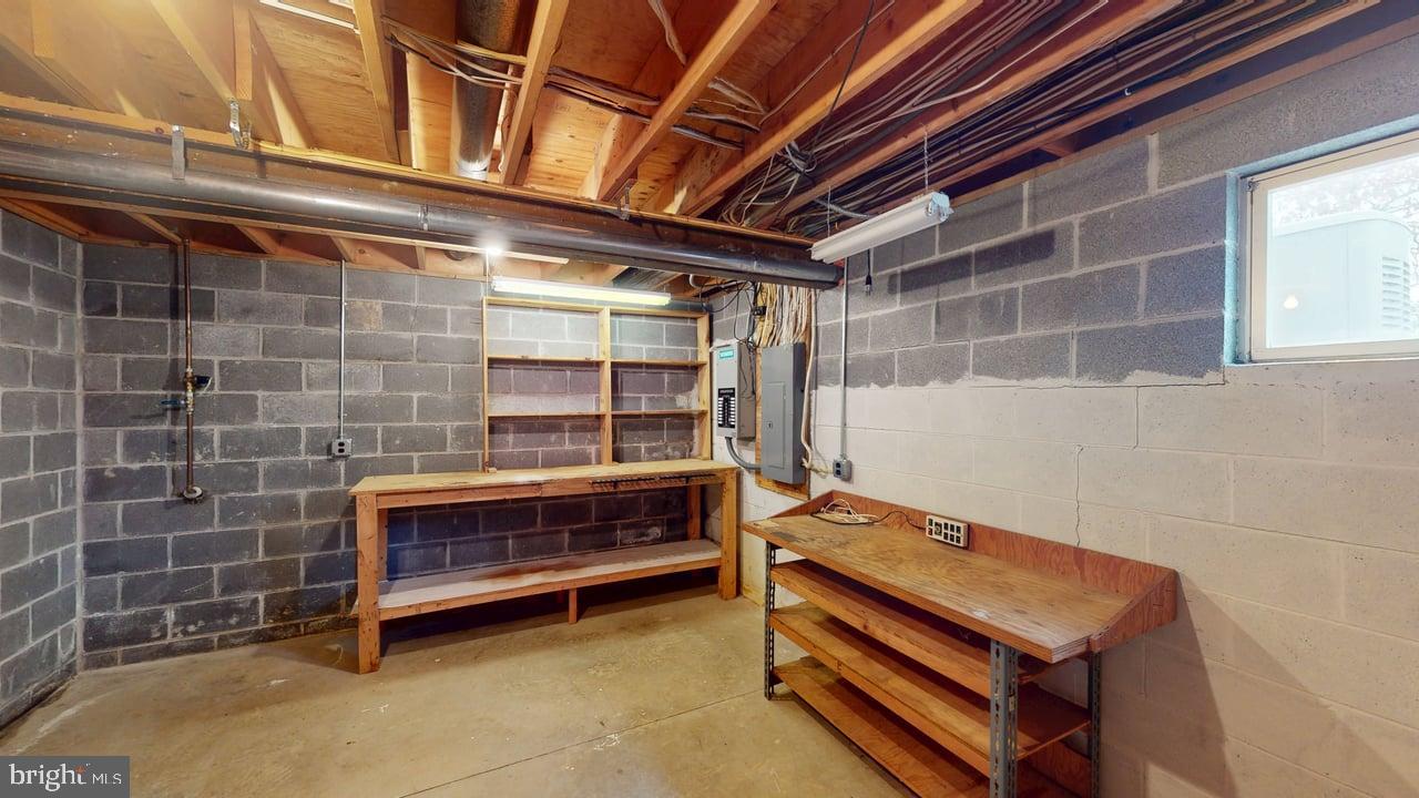 102 Spinnaker Court Ridgeley, WV 26753 - Photo 46 of 59 Workshop room