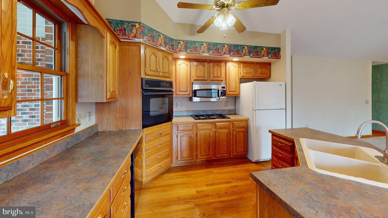 102 Spinnaker Court Ridgeley, WV 26753 - Photo 10 of 59