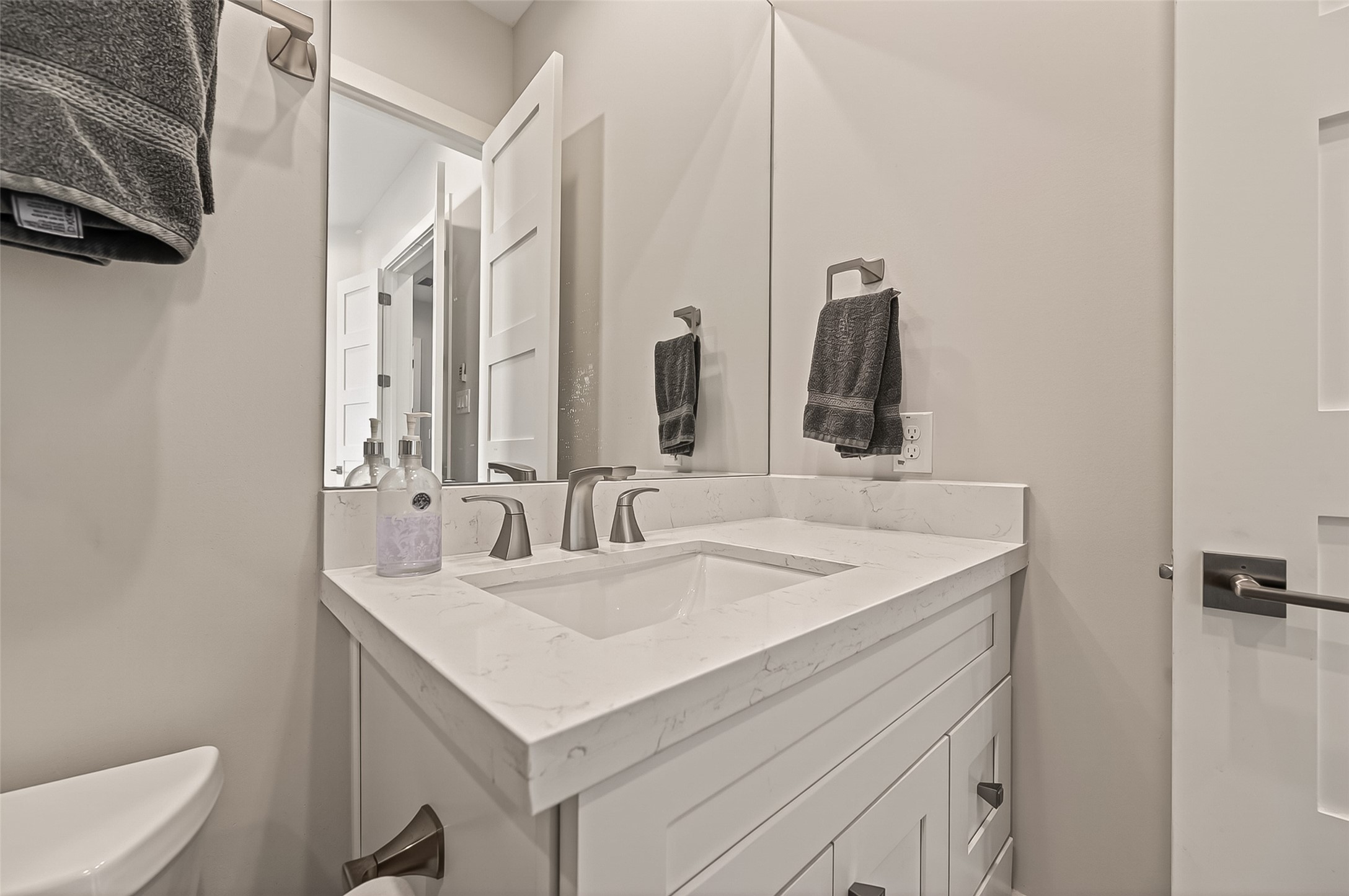 1810 Branard Street, Unit B Houston, TX 77098 - Photo 14 of 24