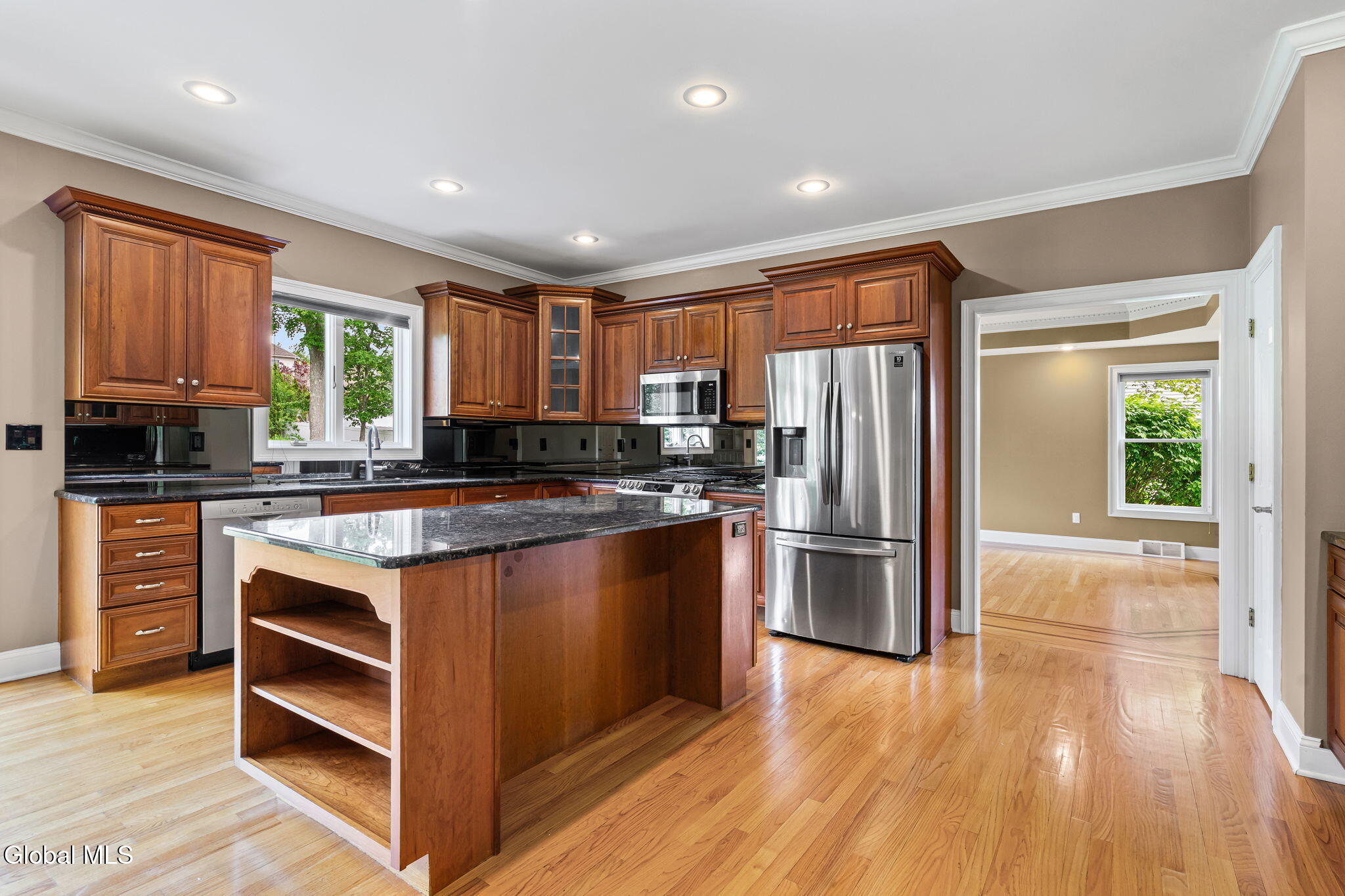229 Menlo Park Road Niskayuna, NY 12309 - Photo 9 of 55 58-web-or-mls-229-menlo-park-rd