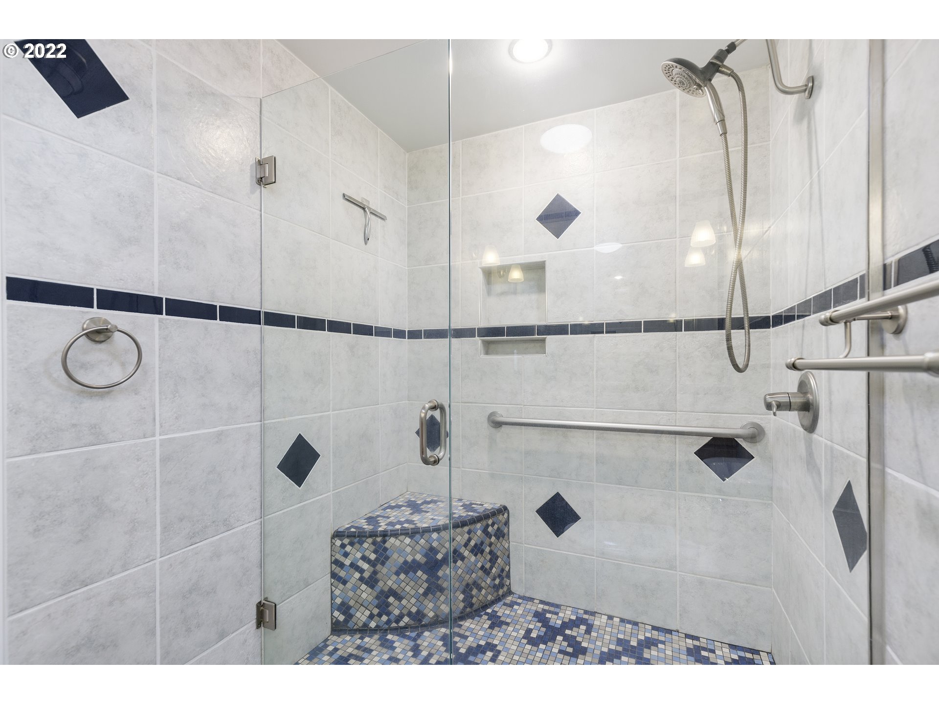 1930 Southeast Palmblad Road Gresham, OR 97080 - Photo 16 of 28 Owner's Suite Bathroom