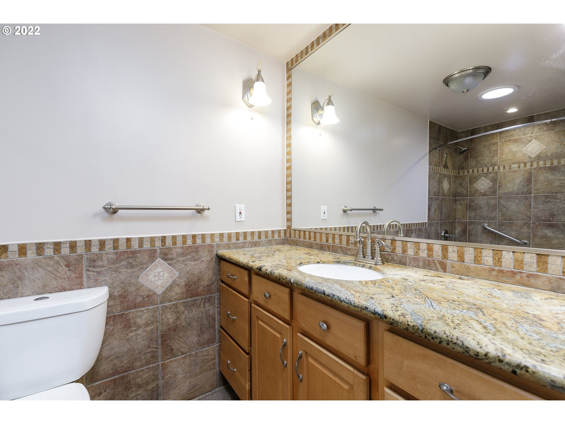 1930 Southeast Palmblad Road Gresham, OR 97080 - Photo 20 of 28 Bathroom