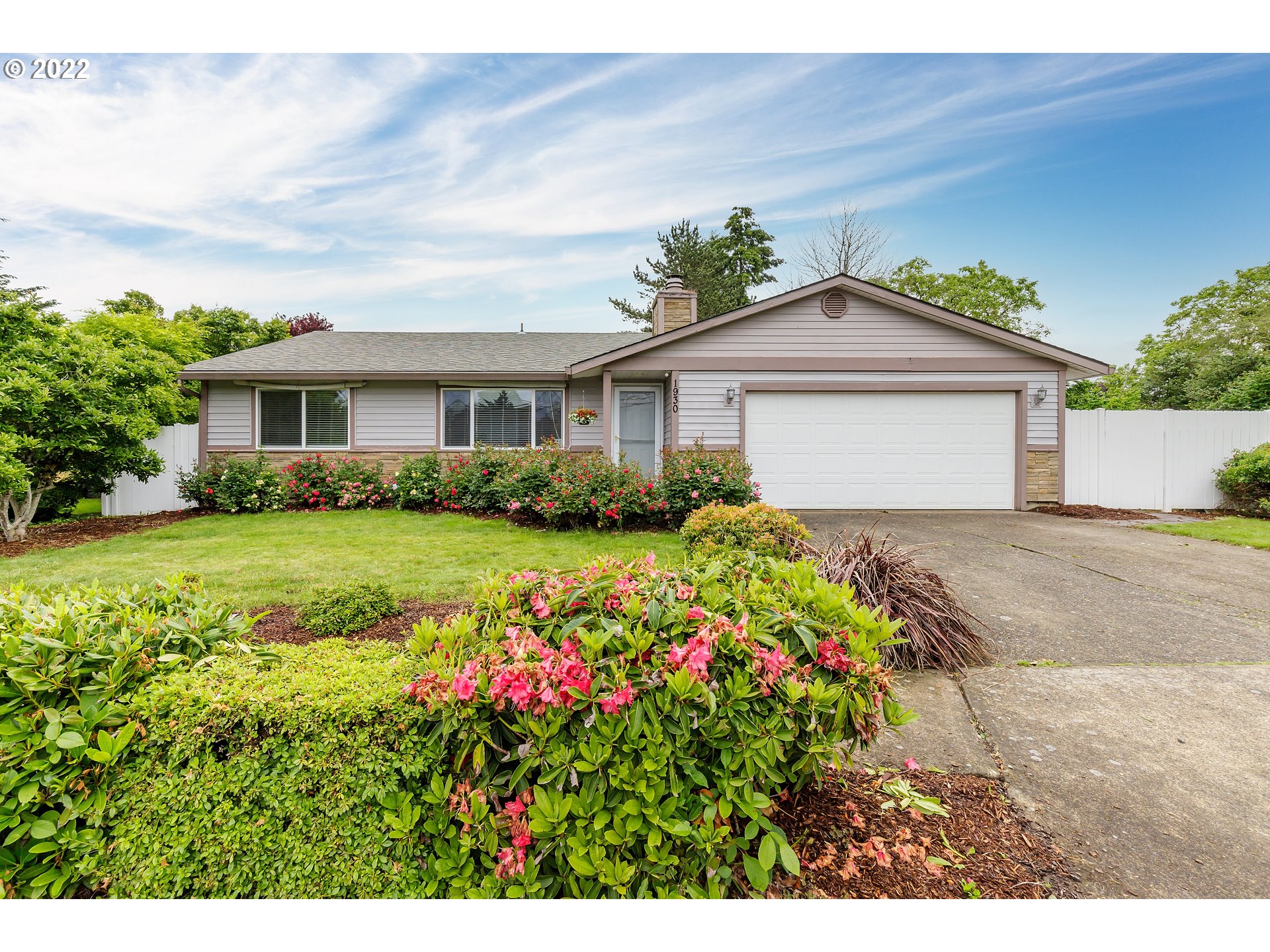 1930 Southeast Palmblad Road Gresham, OR 97080 - Photo 2 of 28 Front Yard