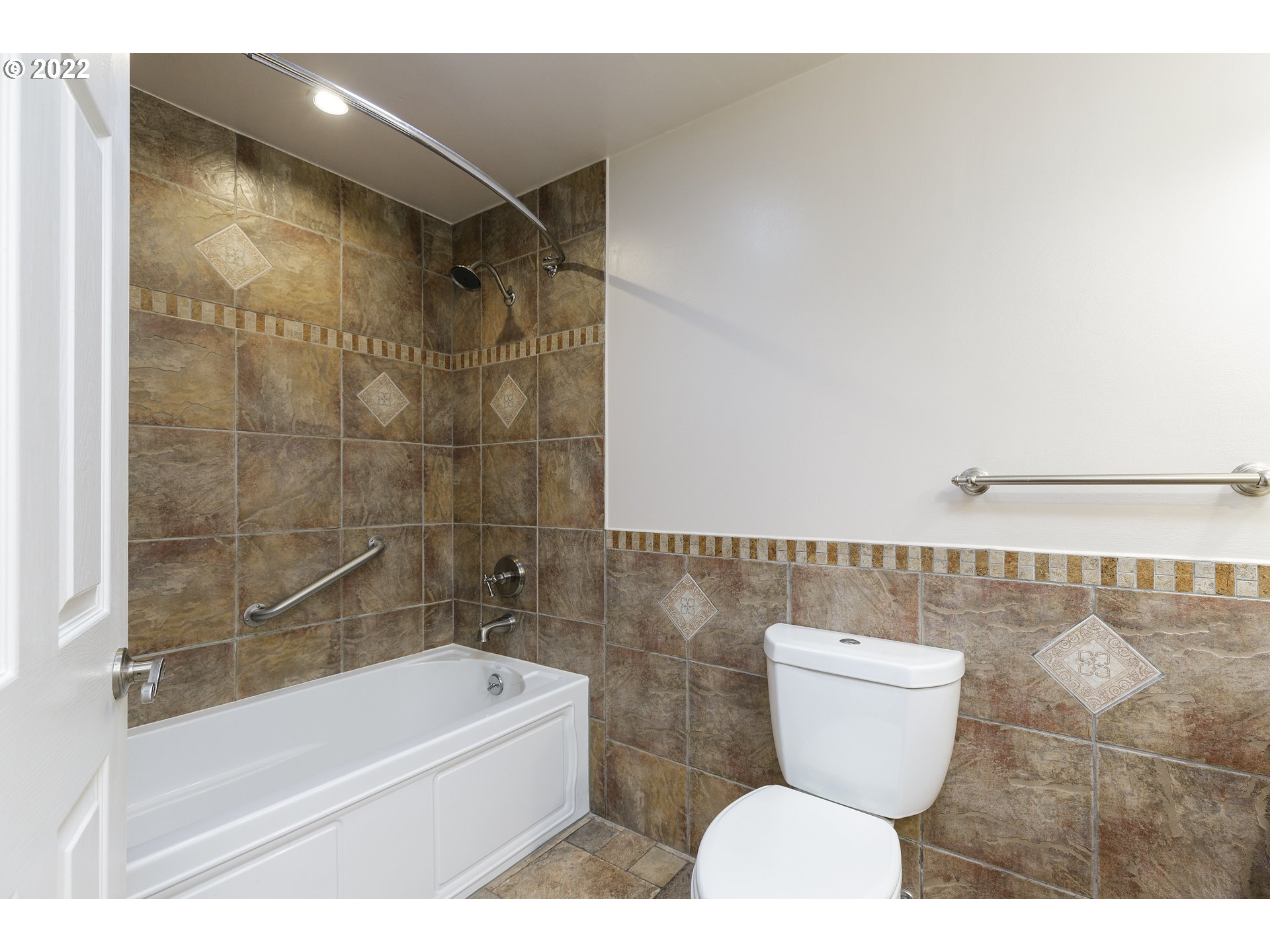 1930 Southeast Palmblad Road Gresham, OR 97080 - Photo 21 of 28 Bathroom