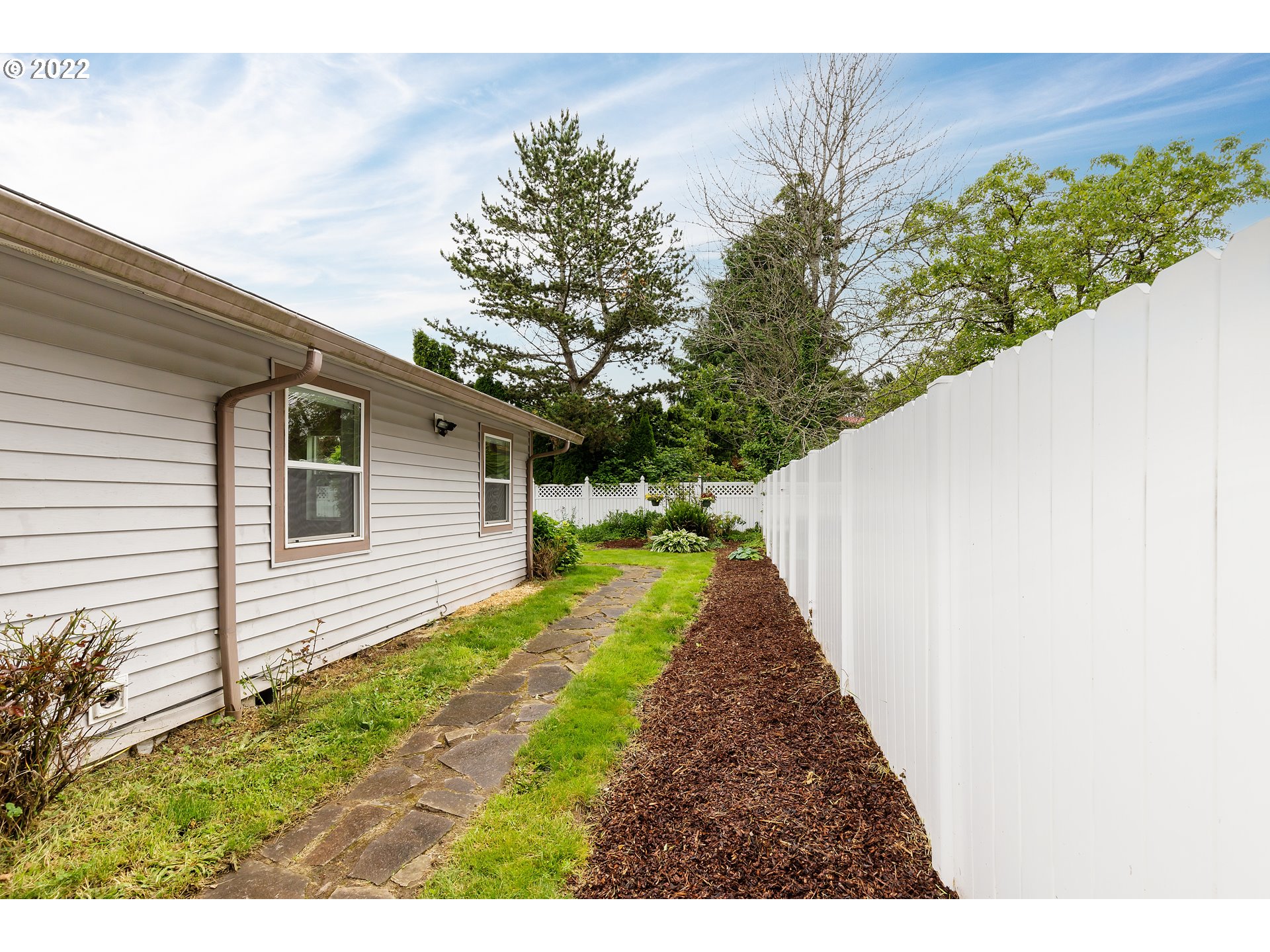 1930 Southeast Palmblad Road Gresham, OR 97080 - Photo 22 of 28 Yard
